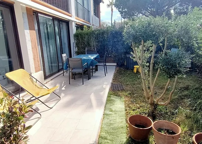 Port Cogolin, T2 Calme Dans Belle Residence, Piscine, Proche St Tropez