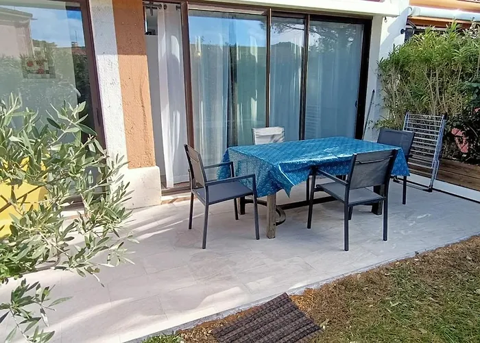 Port Cogolin, T2 Calme Dans Belle Residence, Piscine, Proche St Tropez