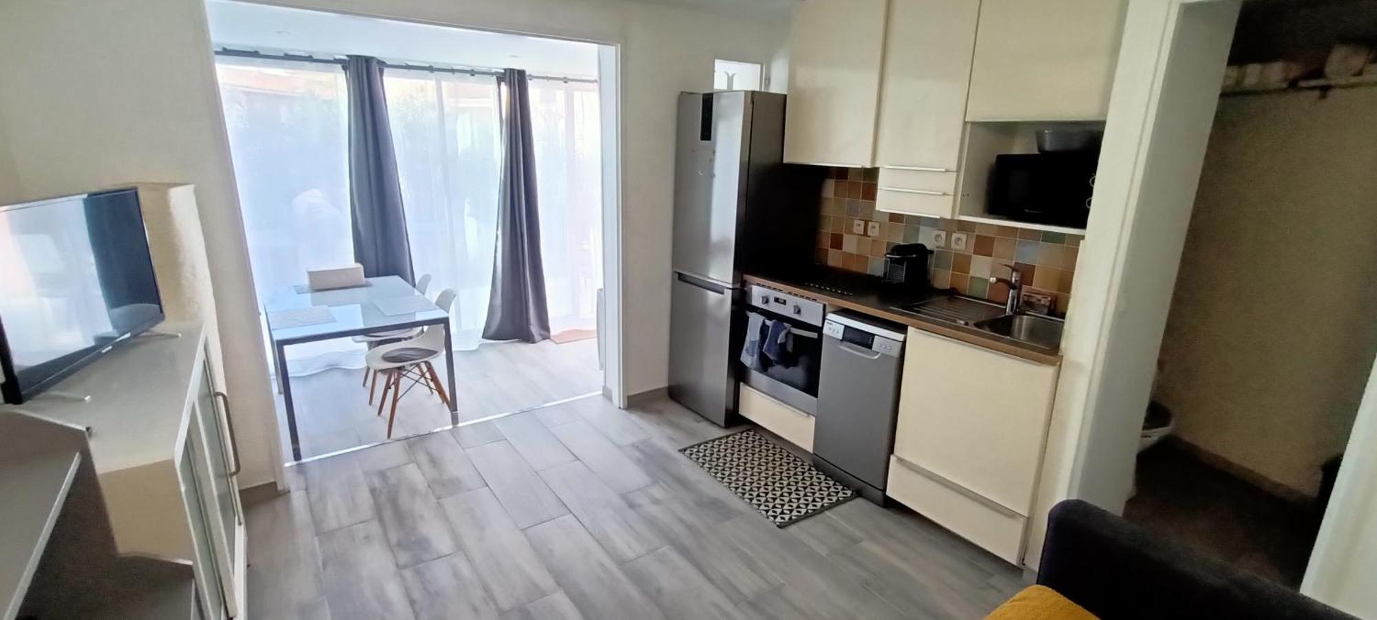 Appartement Port Cogolin, T2 Calme Dans Belle Residence, Piscine, Proche St Tropez *